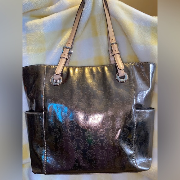 Michael Kors Pewter Tote/Purse - Picture 3 of 10